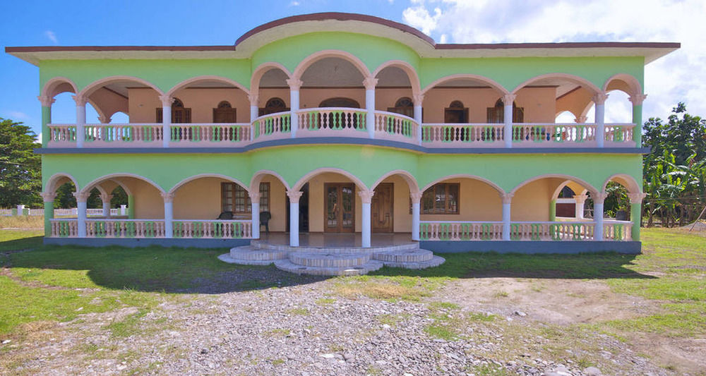 Dolphin Bay Yoga Guest House Drapers Eksteriør billede