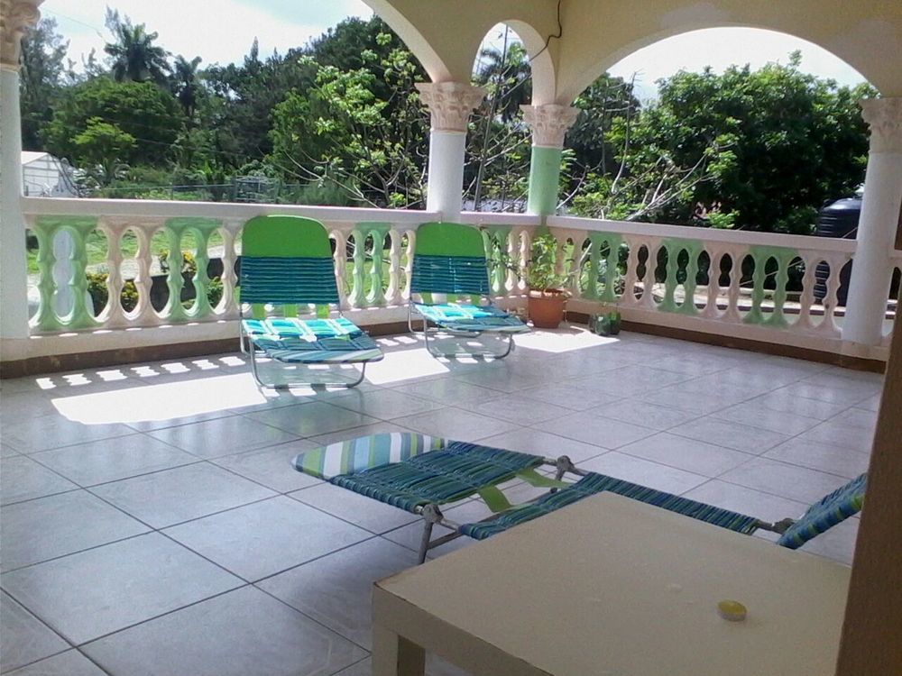 Dolphin Bay Yoga Guest House Drapers Eksteriør billede
